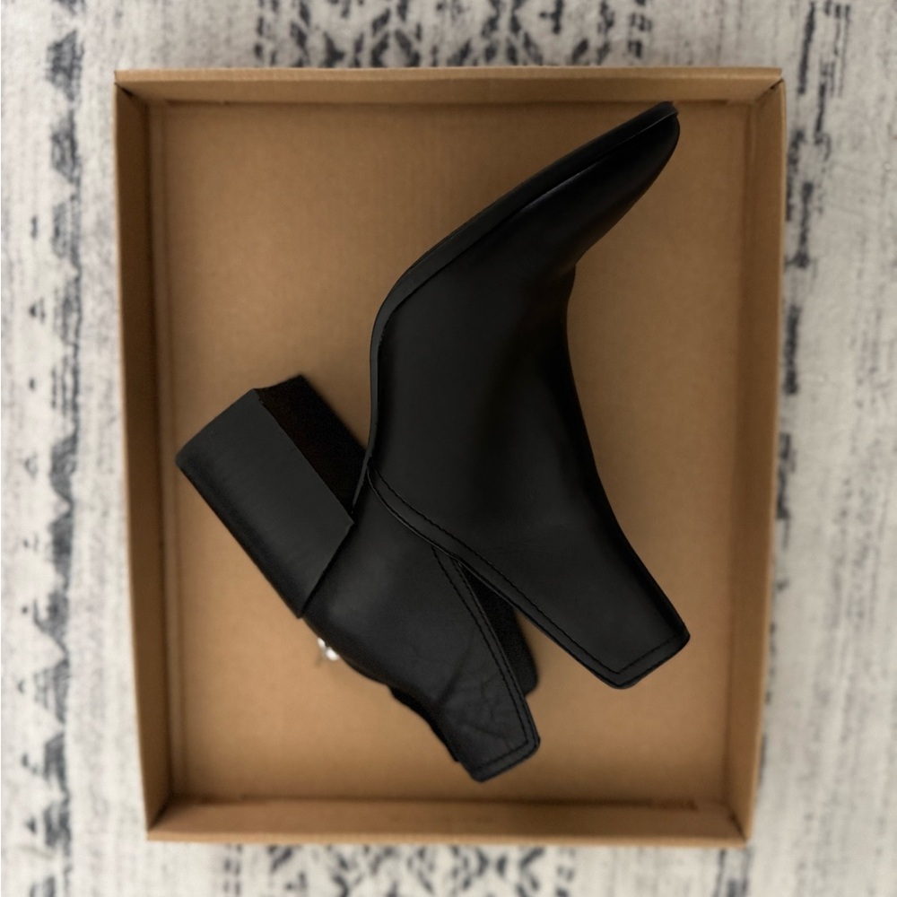 Elegant Black Ankle Boots